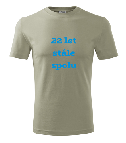 Khaki tričko 22 let stále spolu