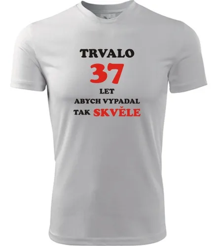 Bílé tričko trvalo 37 let