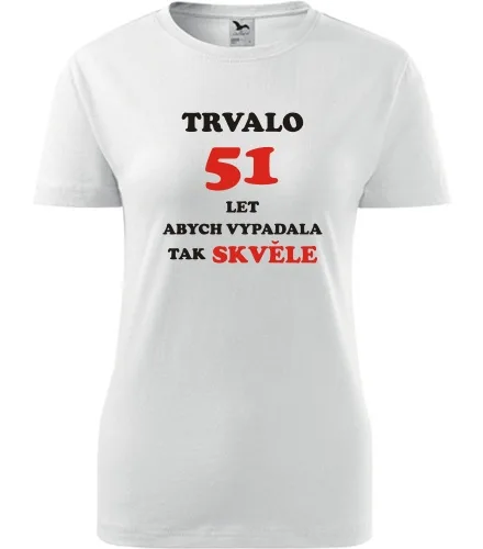 Bílé dámské tričko trvalo 51 let