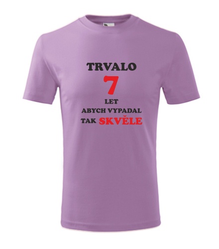 Fialové dětské tričko trvalo 7 let
